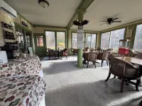Inn at Lake Joseph - Boutique
