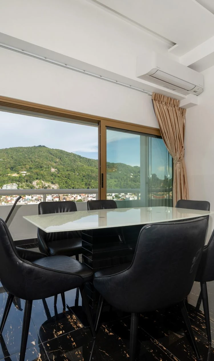 รูปภาพของPatong Tower - 3BR, best location, 150m to beach
