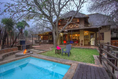 Lovely Holiday Home Bordering Kruger National Park - balcony
