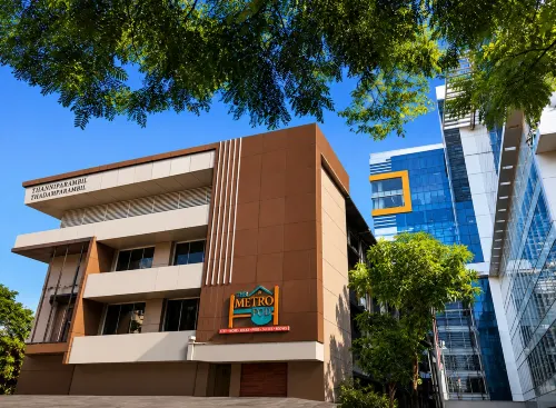 The Metro Pod Backpackers AC Hostel - 2-Sterne