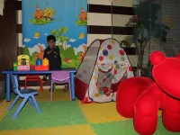 Areen Hotel Al Basateen โรงแรมใกล้วงเวียนโลก