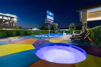 Days Inn by Wyndham Pigeon Forge South - Badekar