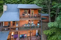 Blue Ridge Treehouse Escape Views Hot Tub - 4-Star