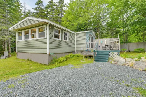 13 Mi to Acadia Artistic Retreat in Nature - 3-Star