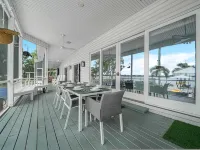 Luxe Lakefront w Pool Pickleball Private Dock - 3-Star