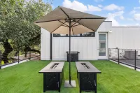 ATX Getaway With Cowboy Pool Fire Pit Rooftop - Holiday bungalows