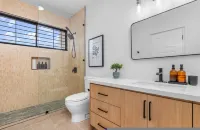 5BR Luxe Retreat in Runaway Bay Private Pool Beach Access - homestay