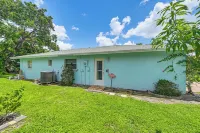 Lanai, Pool Access! Naples Studio Near Beach - Condos