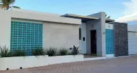 Beautiful House Vista Delfín Beach Front, with Pool - Beach