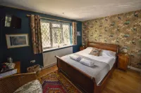 Ward Avenue B&B - parking