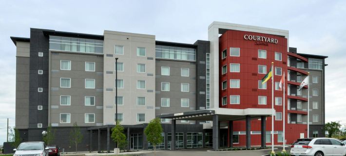 Courtyard Saskatoon Airport Отели в г. Саскатун
