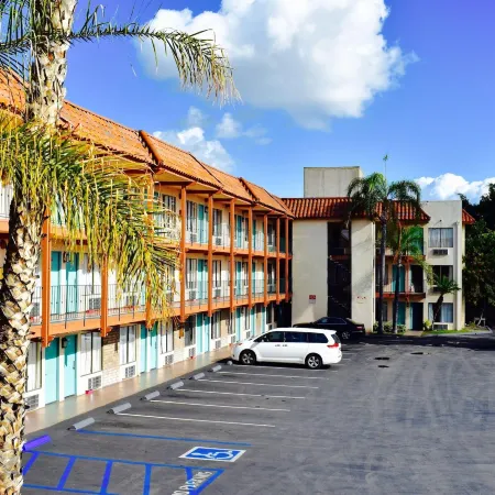 Days Inn by Wyndham Anaheim Near the Park