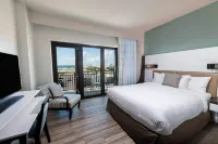 SpringHill Suites by Marriott Navarre Oceanfront - Parking