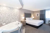 Sandman Signature Lethbridge Lodge - Pools