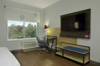Tru by Hilton Mobile I-65 Government Blvd - Park Yeri