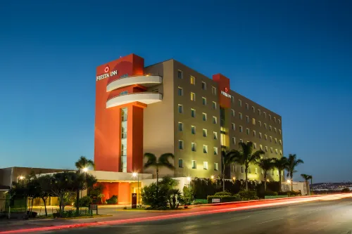 Fiesta Inn Tijuana Otay Aeropuerto - ที่มีบาร์