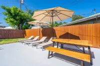 Bright 3BR + Private Pool · Quiet Hollywood Street - جاكوزي