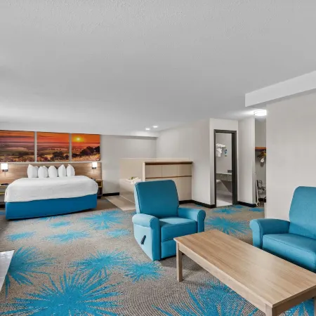 Days Inn & Suites by Wyndham des Moines Airport