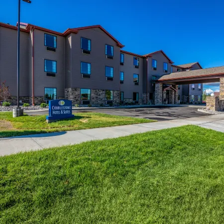 Cobblestone Hotel & Suites - Victor