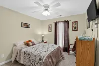 Hephzibah Unique Comfortable 4br Retreat For 8 4 Bedroom Home - balcony