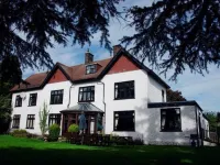 The Nyton Guesthouse - parking