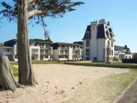 Domaine des Roches Jaunes Hotels near Pointe du Diben