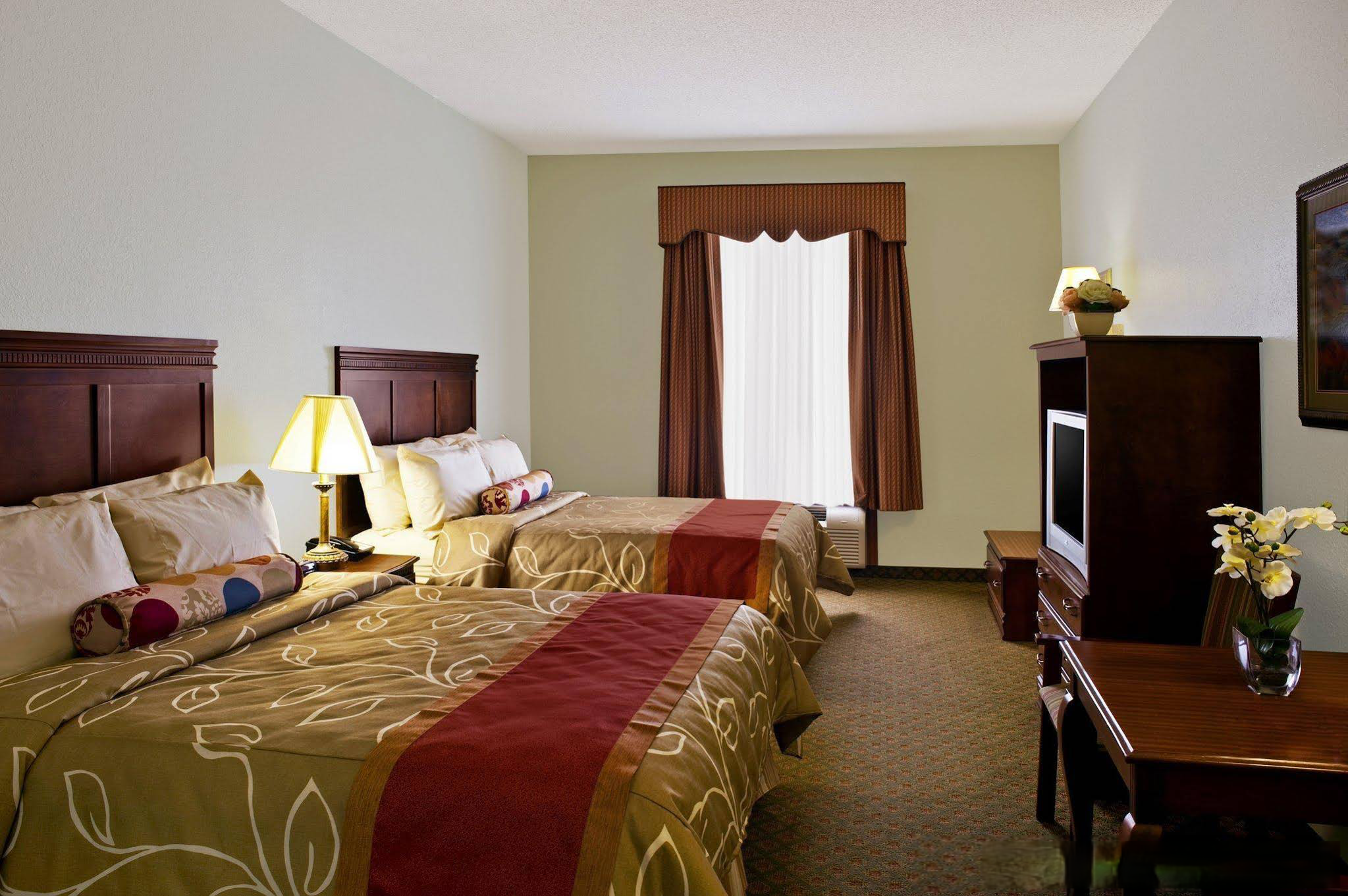 Best Western Plus Bradbury Inn and Suites