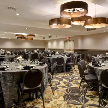 DoubleTree by Hilton St. Louis Airport