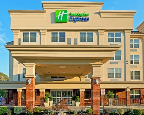 Holiday Inn Express & Suites WOODBRIDGE by IHG Hotels in Avenel