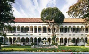 1. Hotel Ma..