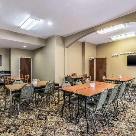 Comfort Suites Near Texas State University