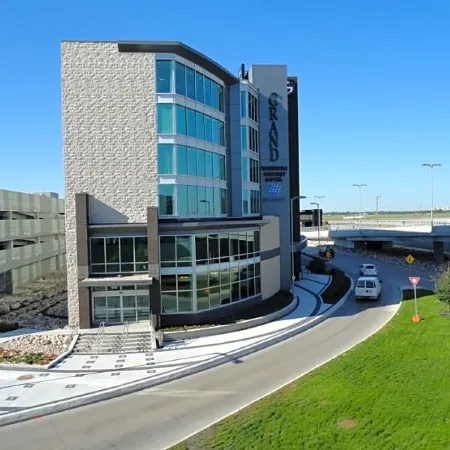 The Grand Winnipeg Airport Hotel by Lakeview