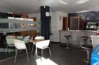 Hotel Mirablau فنادق في Enix