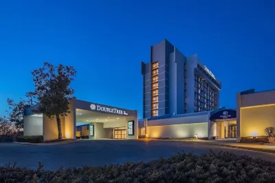 DoubleTree by Hilton Washington DC North/Gaithersburg Hotels near Bowl America Gaithersburg