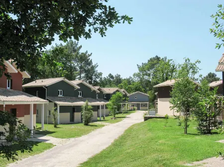 Les Rives de Saint Brice Отели рядом с достопримечательностью «Palm'Arès»