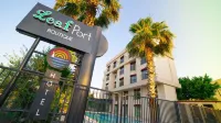 Leaf Port Hotel