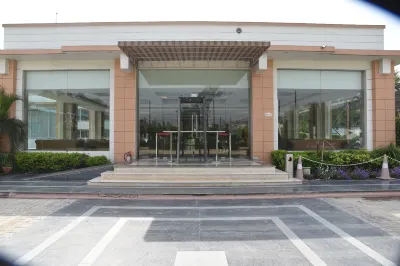 Opulent by Udman Chhattarpur Các khách sạn ở Delhi