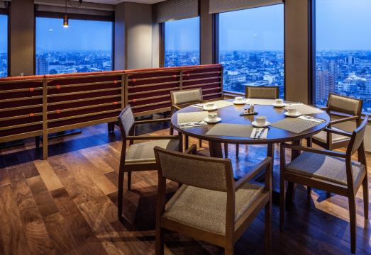 ANA 홀리데이 인 가나자와 스카이 레스토랑