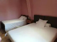 Logis Hotel de La Poste - Chez Cecile 佩尼耶住宿飯店