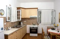 Holiday Apartments Tonia - Pelekas Beach Hotels in Parelia