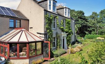 Grange Farmhouse Bed and Breakfast - Housity
