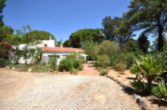 Fantastic Outdoor Area, Private Pool, Tennis Court & Golf Practice Facility