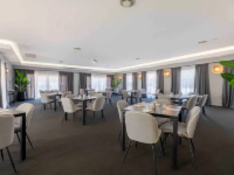 เบสท์เวสเทิร์นพลัส แอมแบสเดอร์ออเรนจ์ โรงแรมในออเรนจ์