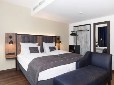 Holiday Inn - the niu, SADDLE FÜRTH Hotels near Woolworth