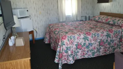 Sunset Inn Hotels in Stockbridge