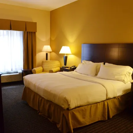 Holiday Inn Express & Suites SIDNEY by IHG