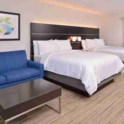 Holiday Inn Express & Suites OLATHE WEST by IHG Rooms