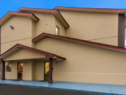 Baymont by Wyndham Findlay Hotels in Findlay