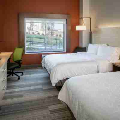 Holiday Inn Express & Suites Bend South Rooms