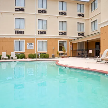 Holiday Inn Express & Suites MOUNT PLEASANT by IHG